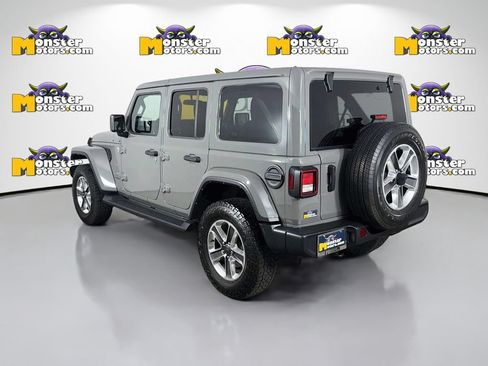 Used 2021 Jeep Wrangler Unlimited Sahara AWD/4WD image 7