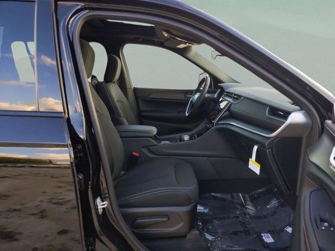 New 2025 Jeep Grand Cherokee L Laredo w/ Luxury Tech Group I RWD image 30