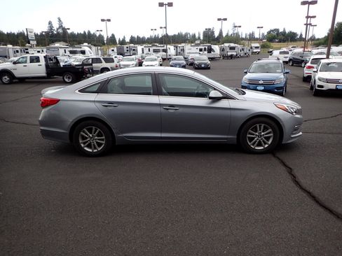 Used 2015 Hyundai Sonata SE image 6