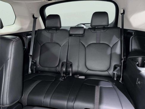 Used 2025 Honda Pilot EX-L image 44