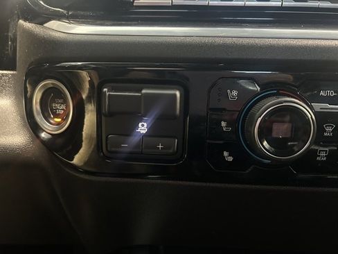 Used 2022 Chevrolet Silverado 1500 LTZ w/ Z71 Off-Road Package image 39