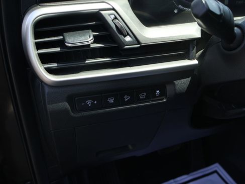 Used 2023 Kia Telluride EX X-Line AWD/4WD image 32