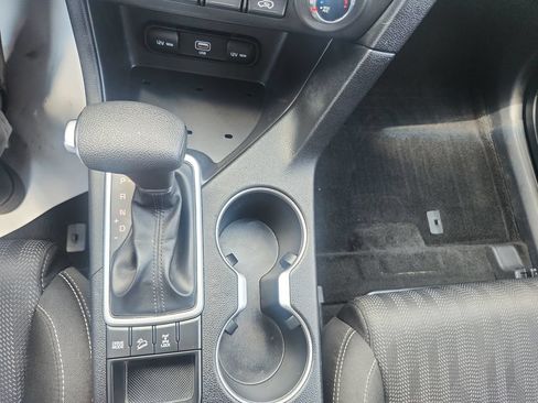 Used 2020 Kia Sportage LX AWD/4WD image 15