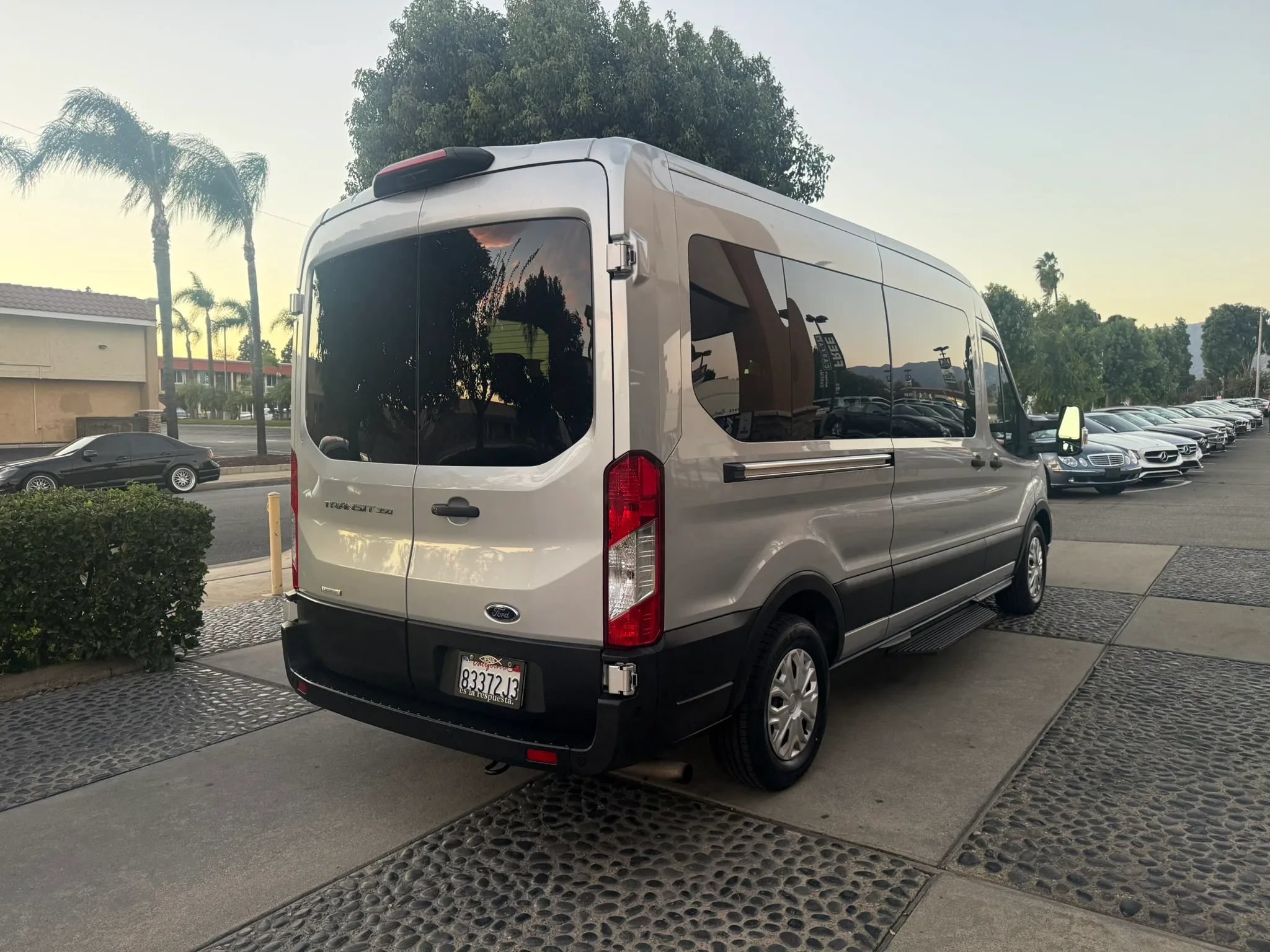 Used 2021 Ford Transit 350 XLT RWD image 5
