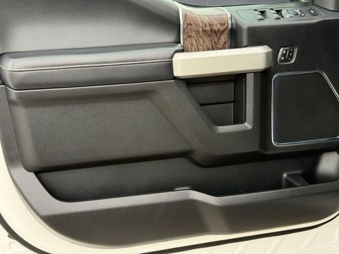 Used 2019 Ford F250 Lariat w/ Lariat Ultimate Package image 13