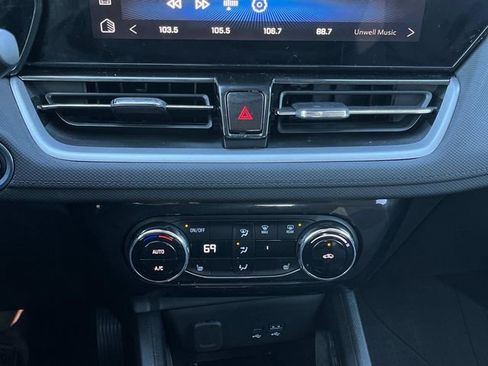 Certified 2025 Chevrolet TrailBlazer LT w/ Convenience Package image 34