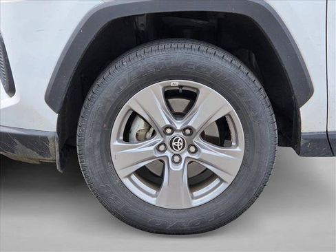 Used 2025 Toyota RAV4 LE AWD/4WD image 9
