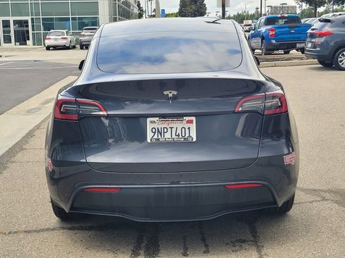 Used 2024 Tesla Model Y Long Range RWD image 5