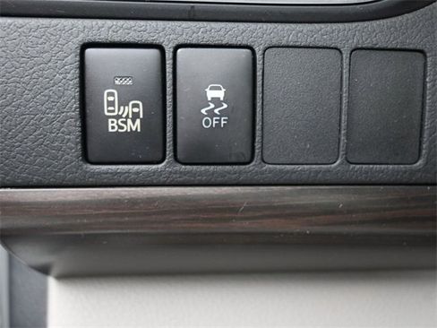 Used 2016 Toyota Camry XLE image 21