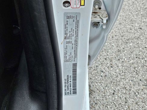 Used 2024 RAM 1500 Laramie image 31