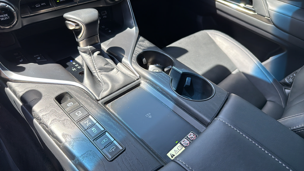 Used 2023 Lexus LX 600 4WD w/ Appearance Package image 33