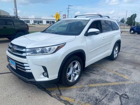 Used 2018 Toyota Highlander Limited w/ Protection Package #3 AWD/4WD image 2