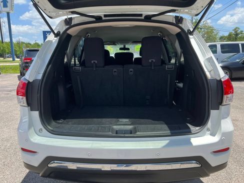 Used 2013 Nissan Pathfinder SV FWD image 25