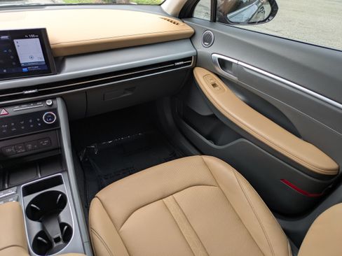 Used 2025 Hyundai Sonata Limited FWD image 16