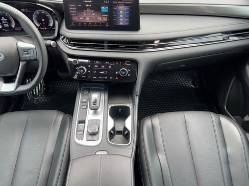 Certified 2025 INFINITI QX60 Luxe w/ Black Edition image 14