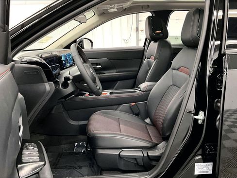 New 2026 Nissan Kicks SR w/ SR Premium Package AWD/4WD image 10