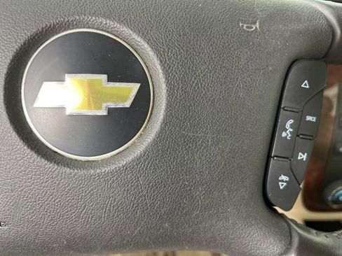 Used 2011 Chevrolet Impala LT w/ Luxury Edition Package image 10