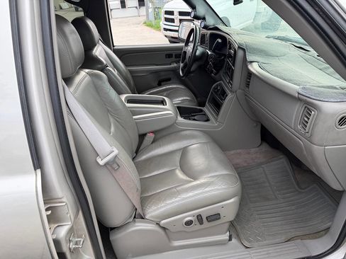 Used 2005 Chevrolet Silverado 3500 LT w/ Heavy-Duty Power Package AWD/4WD image 7