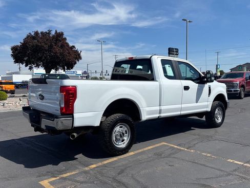 Used 2018 Ford F250 XL w/ Power Equipment Group AWD/4WD image 3