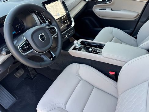 New 2026 Volvo XC90 B6 Plus w/ Protection Package Premier image 11