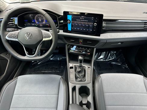 New 2026 Volkswagen Jetta SE FWD image 12