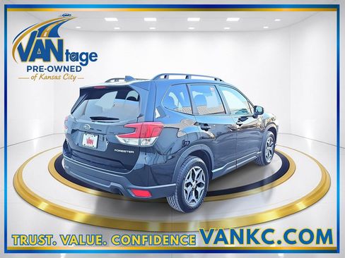 Certified 2023 Subaru Forester Premium image 6