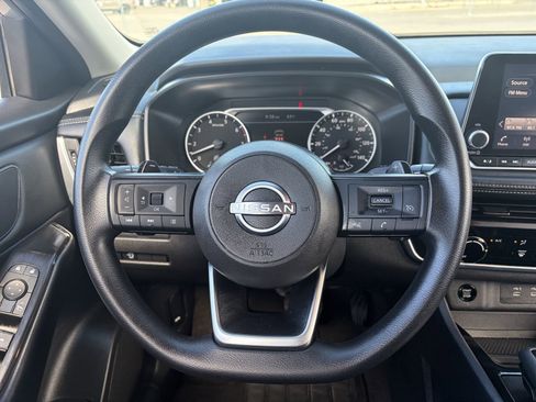 Used 2024 Nissan Rogue S image 24