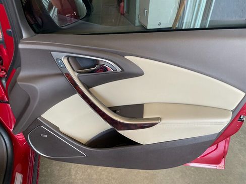 Used 2012 Buick Verano Leather FWD image 19