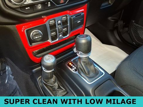 Used 2021 Jeep Gladiator Sport image 18