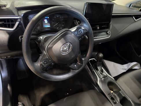 Used 2023 Toyota Corolla LE FWD image 4