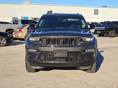 Used 2022 Jeep Grand Cherokee Limited image 2