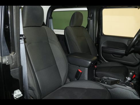 Used 2021 Jeep Wrangler Sport S image 25