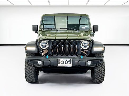 Used 2023 Jeep Wrangler Unlimited w/ Sun & Screen Package image 2