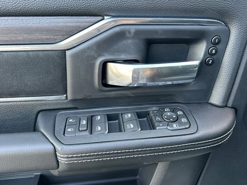 New 2026 RAM 3500 Laramie AWD/4WD image 12