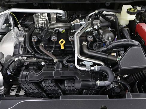 New 2025 Mitsubishi Outlander SE image 21