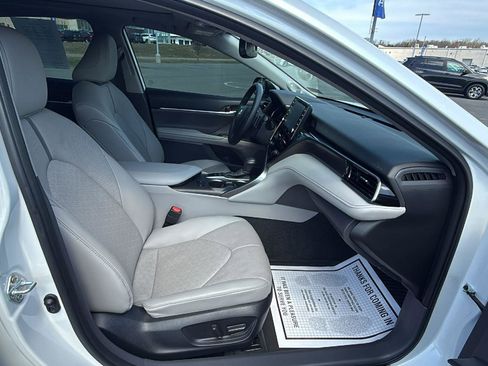 Used 2023 Toyota Camry XSE w/ Navigation Package image 16