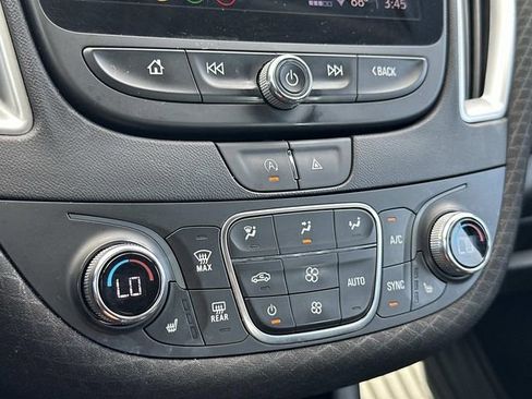 Used 2023 Chevrolet Malibu LT FWD image 24