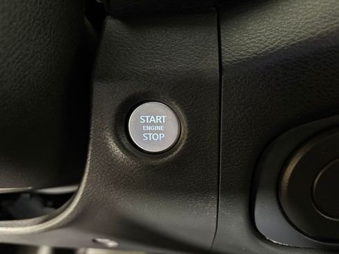 Used 2022 Nissan Frontier SV w/ SV Premium Package RWD image 24
