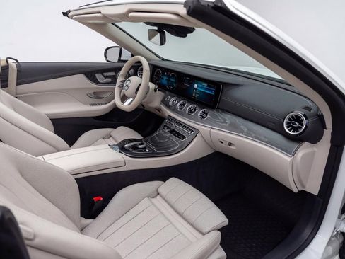 Used 2021 Mercedes-Benz E 450 4MATIC Cabriolet image 2
