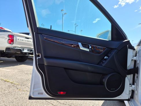 Used 2013 Mercedes-Benz C 250 Sedan image 12