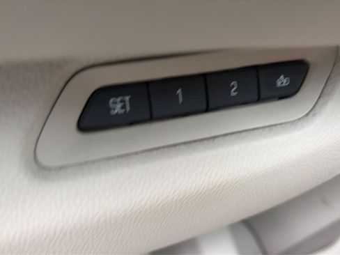 Used 2017 Cadillac Escalade 4WD image 19