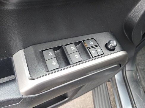 Used 2023 Toyota Tacoma 4x4 Double Cab image 8