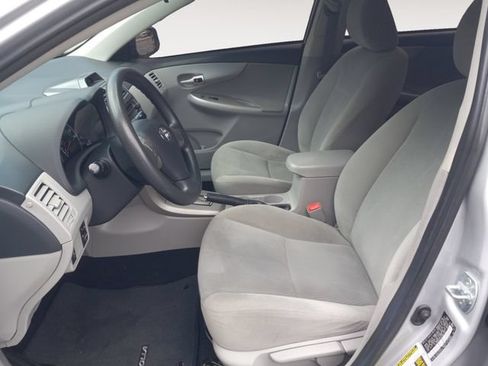 Used 2012 Toyota Corolla LE FWD image 11