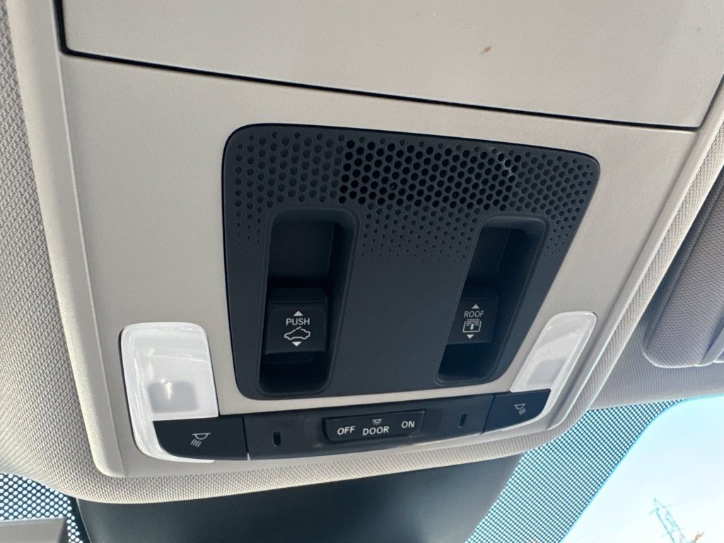 Used 2024 Honda Pilot Touring image 23