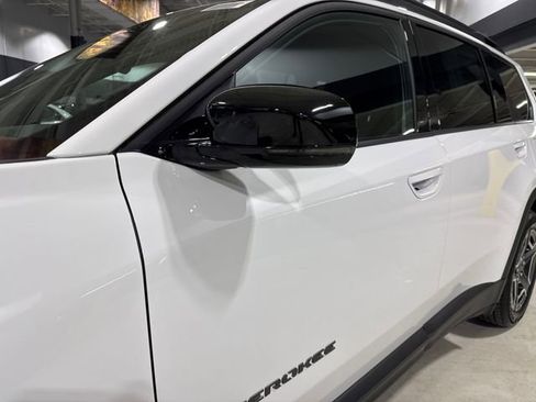 New 2026 Jeep Cherokee Limited AWD/4WD image 4