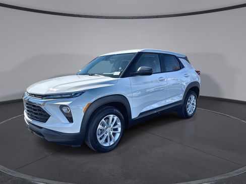 New 2026 Chevrolet TrailBlazer LS w/ LS Convenience Package FWD image 4