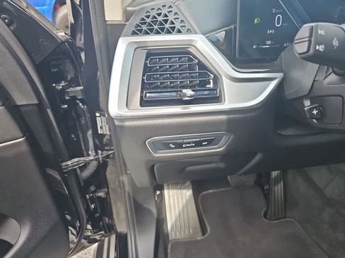 Used 2024 BMW X7 xDrive40i image 18