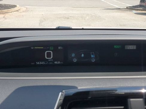 Used 2022 Toyota Prius LE FWD image 24