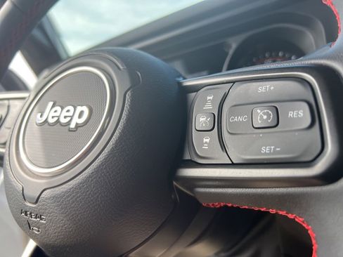 Used 2024 Jeep Wrangler Unlimited Rubicon AWD/4WD image 40