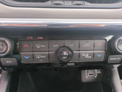 Used 2022 Jeep Compass Limited AWD/4WD image 21